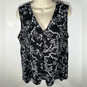 Fever women’s black and white floral blouse size large